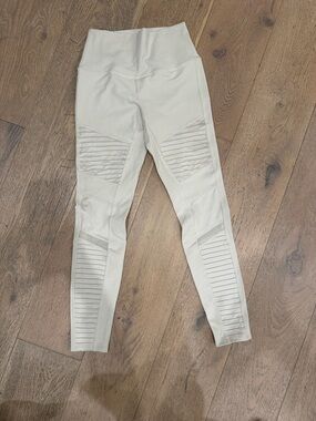 ALO Yoga Cream Moto Ribbed High-Waist Jeggings